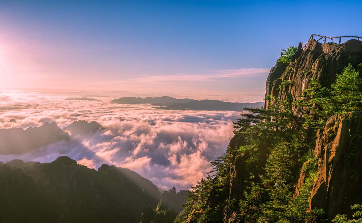 3-Day Huangshan Immersive Journey: Mountain Sunrise, West Sea Canyon & Ancient Villages