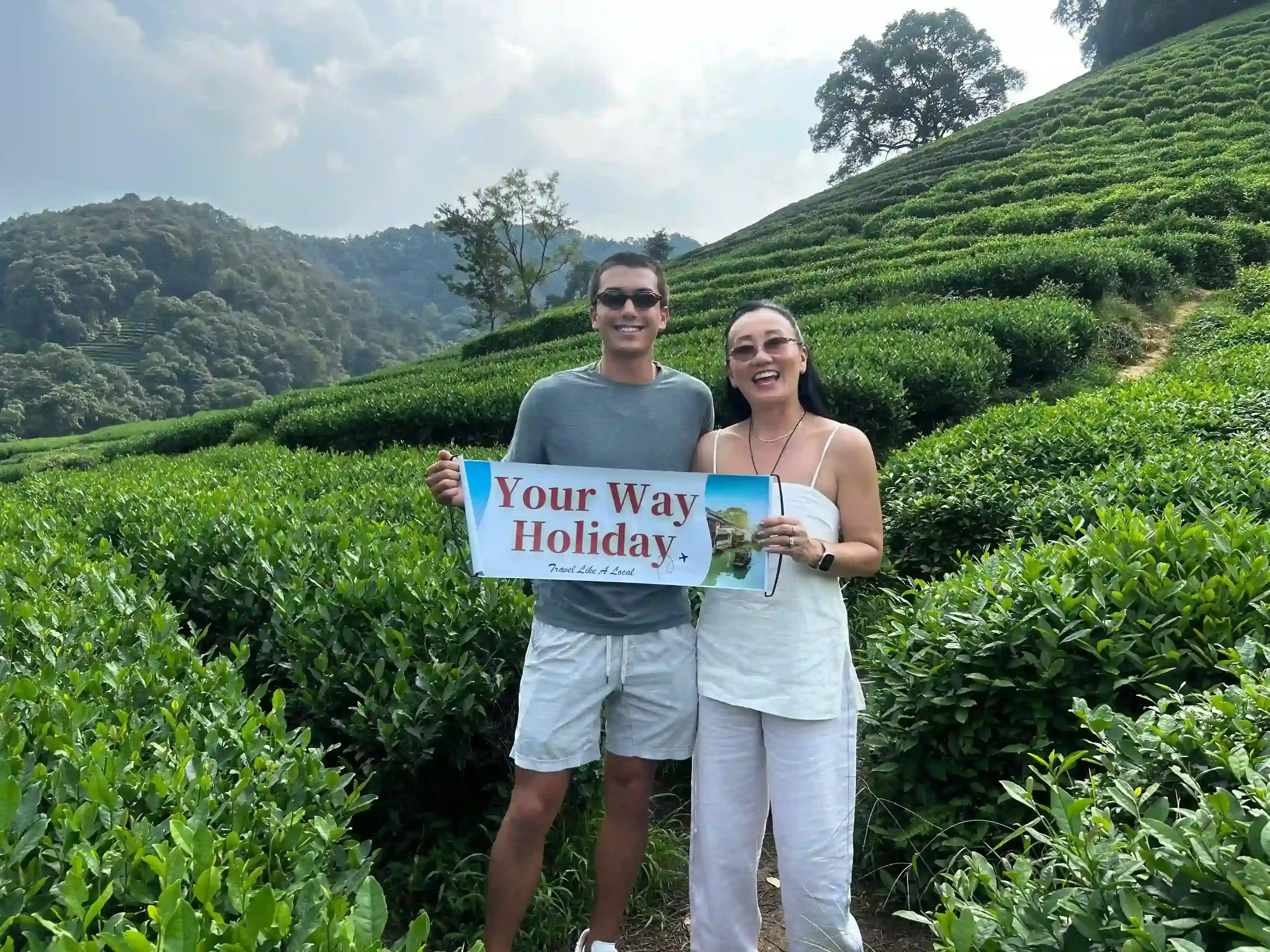 Shanghai to Hangzhou Day Trip: West Lake & Longjing Tea Culture Experience