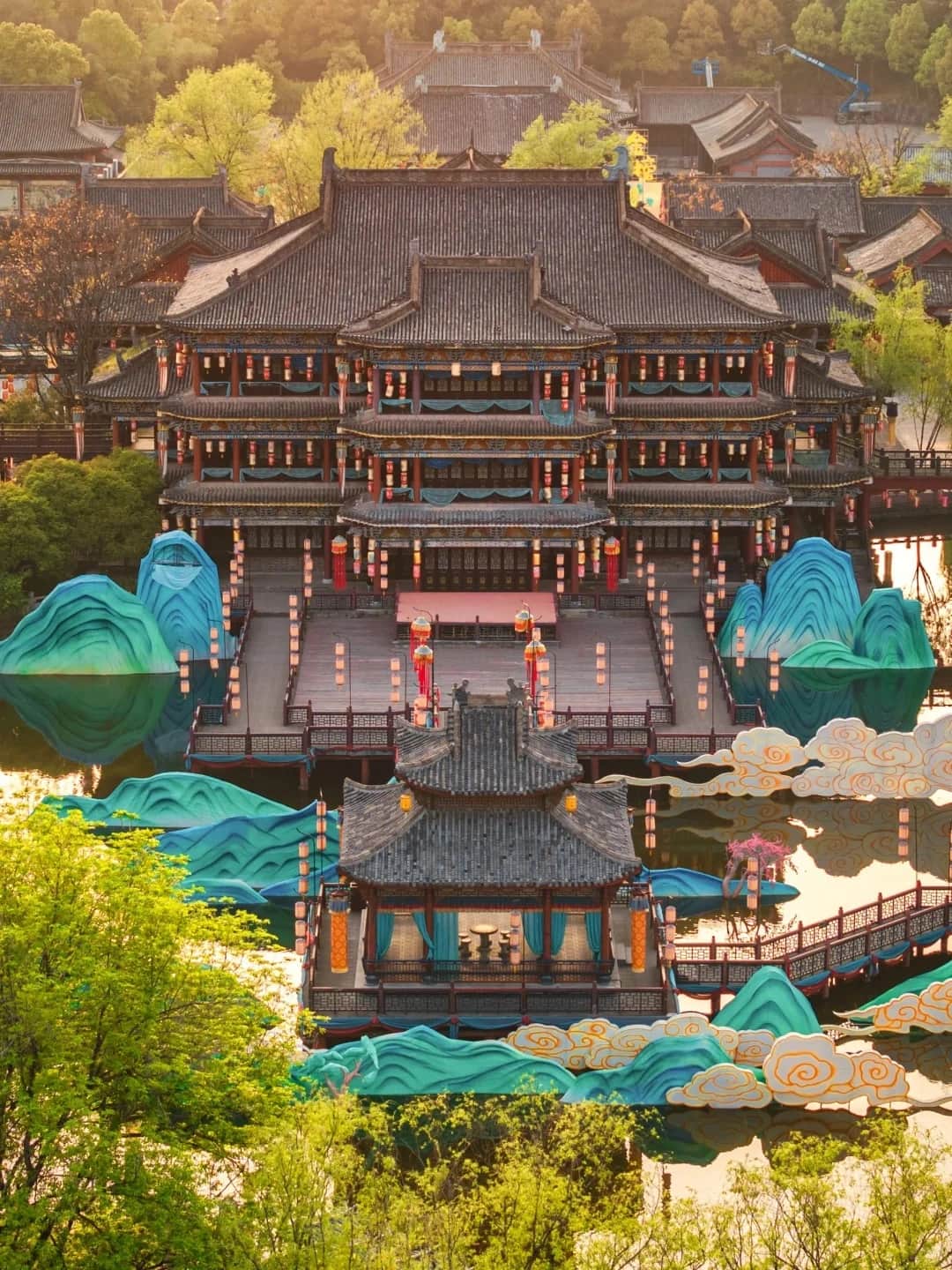 Hengdian Film City Day Tour from Hangzhou: Step into China’s Cinematic History
