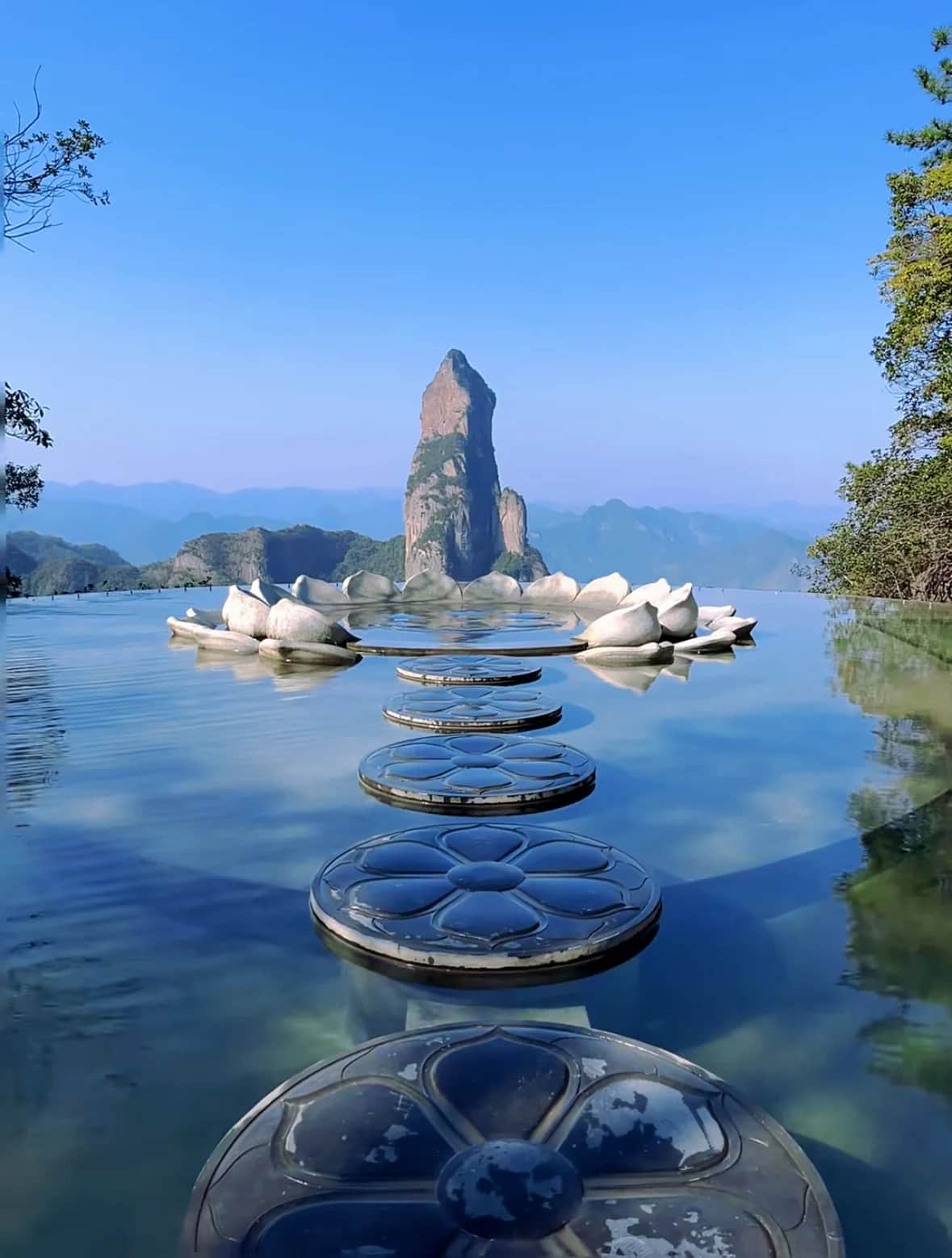 1-Day Trip from Hangzhou to Shenxianju Scenic Area: Walk the Sky on the Ruyi Bridge