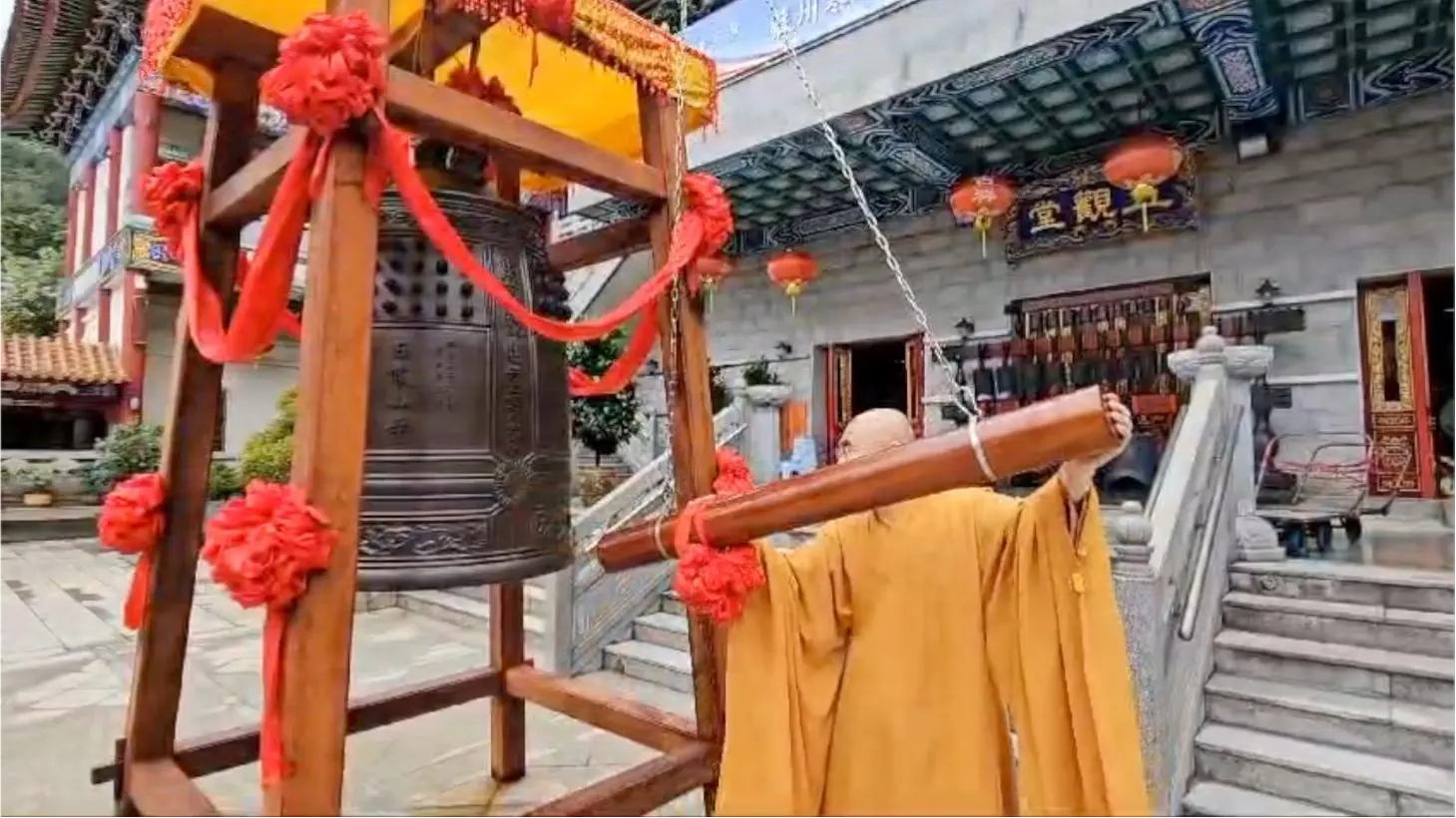 Hanshan Temple Bell-ringing Blessing Experience