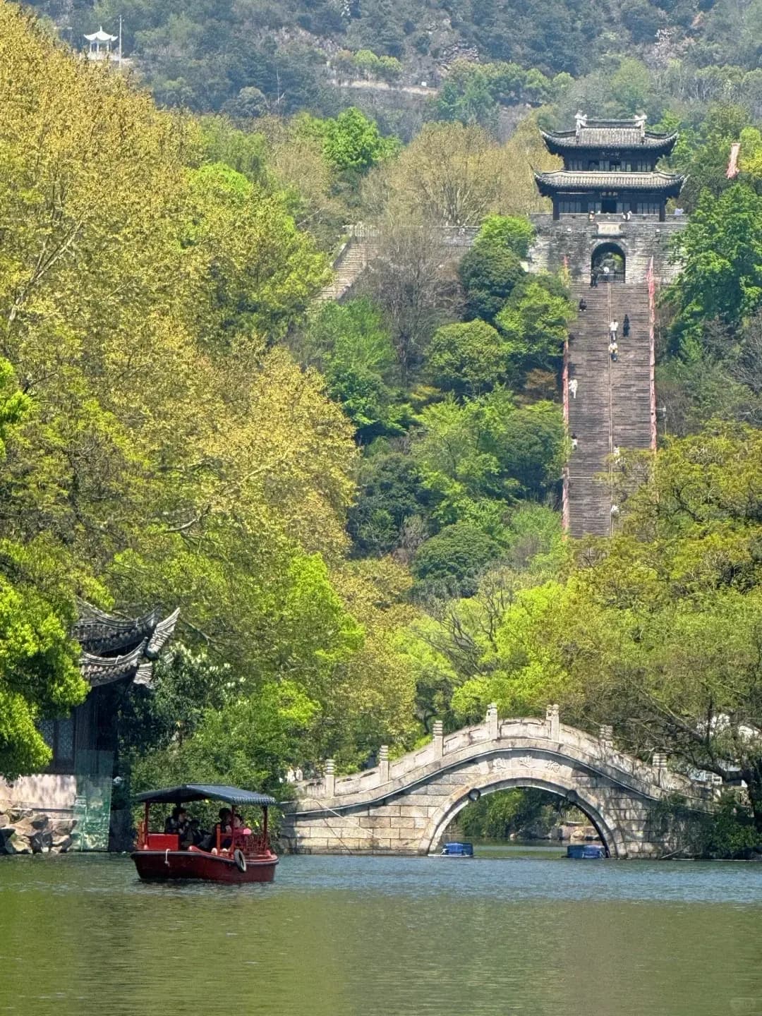 Baiyun Tower