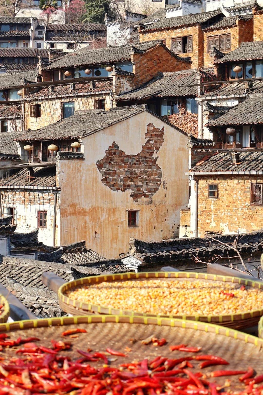 Wuyuan Huangling Village Day Tour: Huizhou Culture & Mountain Village Scenery