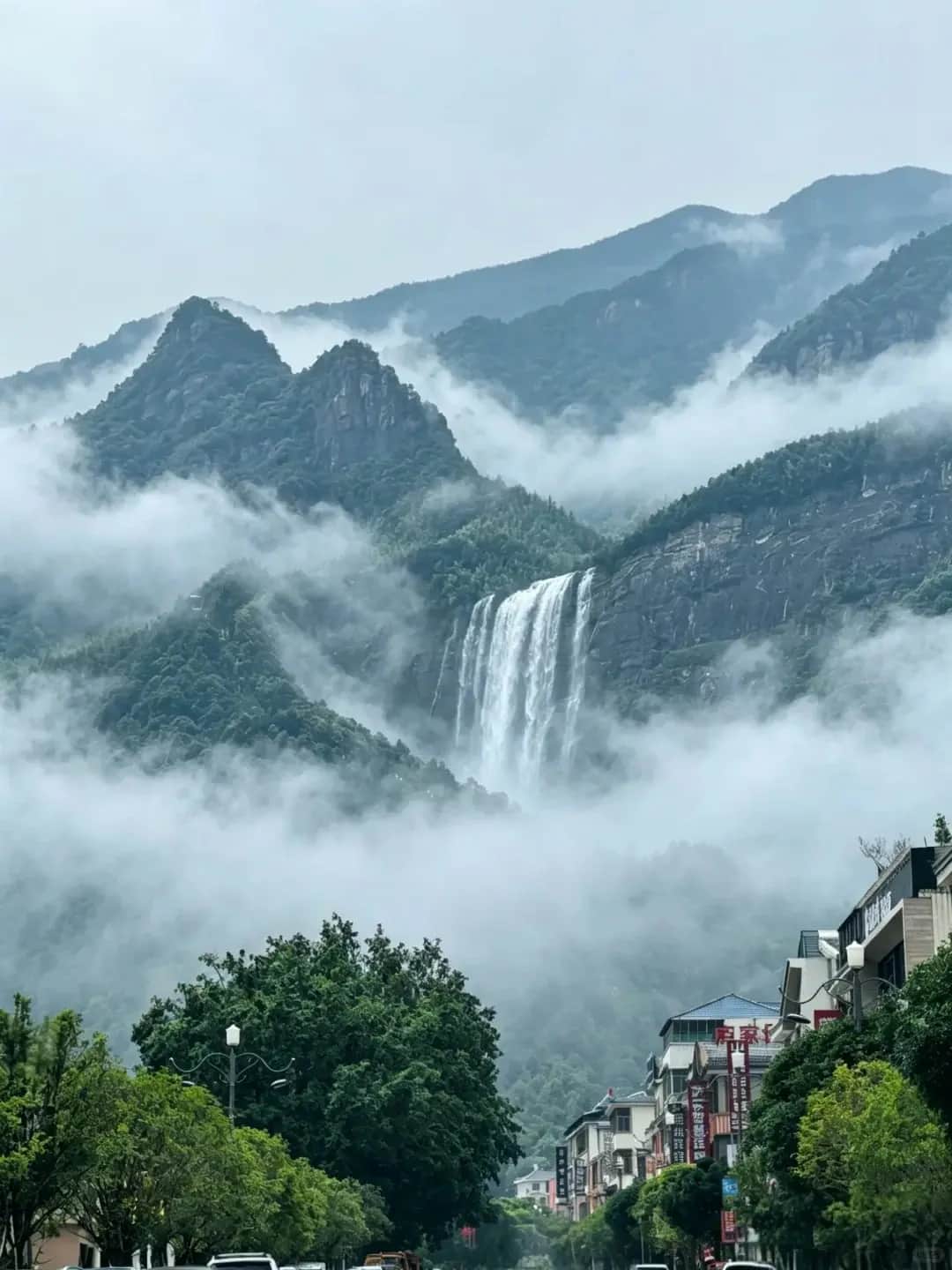 2-Day Lushan Mountain Scenic & Cultural Tour from Nanchang