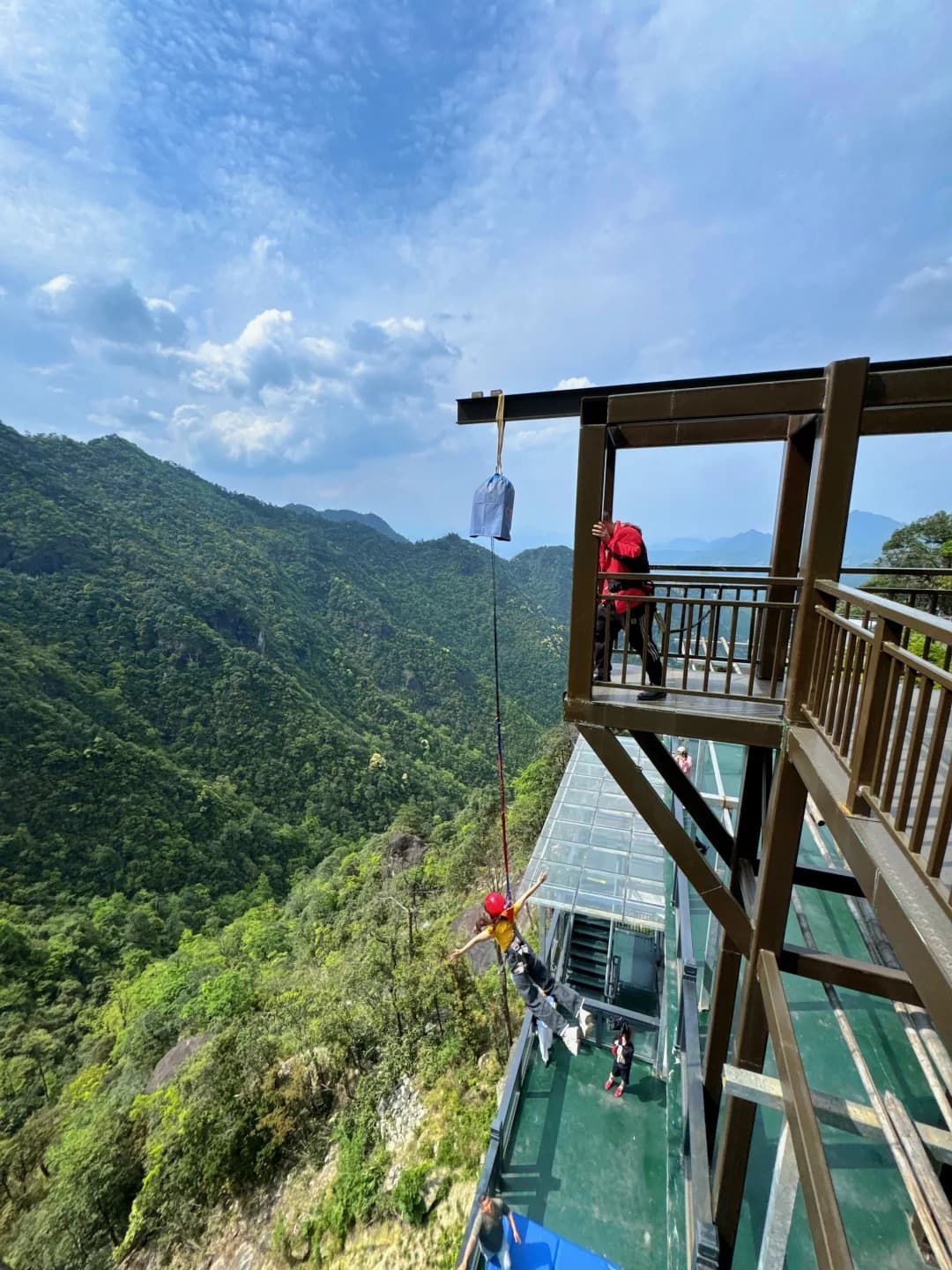 Challenge Yourself with a Thrilling Cliff Descent