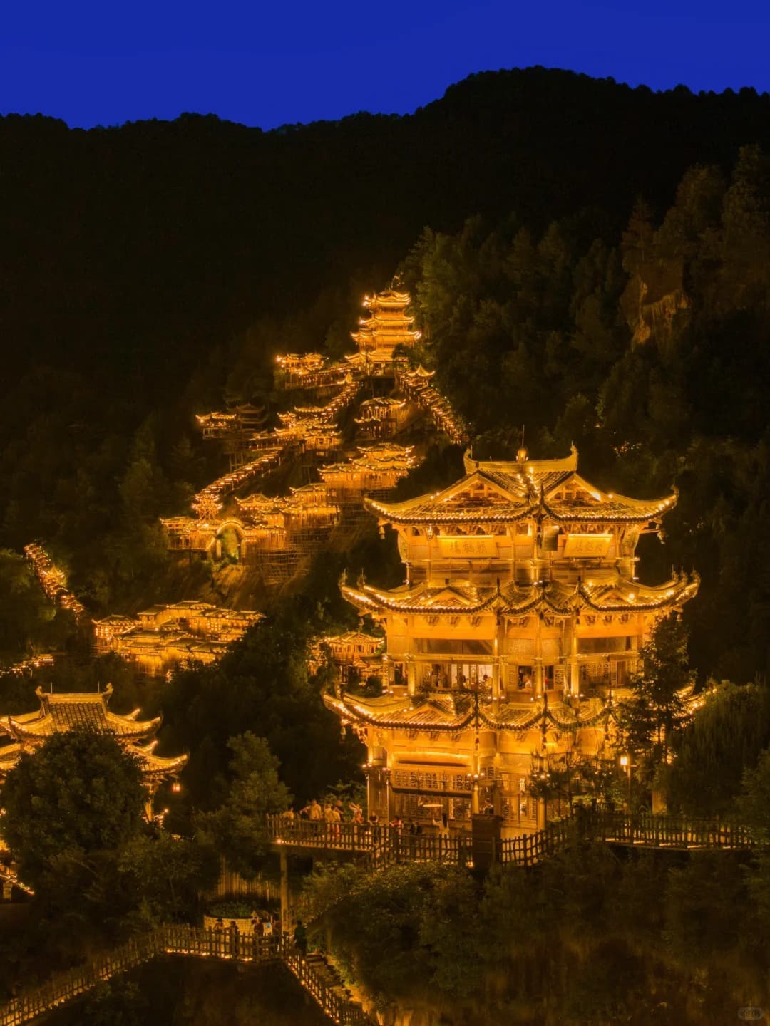 8-Day Shanghai, Hangzhou & Huangshan Adventure: Mountains, Villages & Hidden Wonders