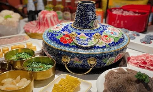 Tibetan Cultural Performance & Local Hot Pot Dinner Experience