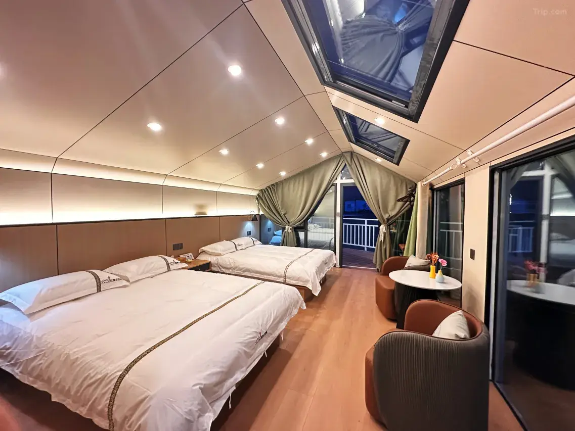 Honghaizi Camping Hotel