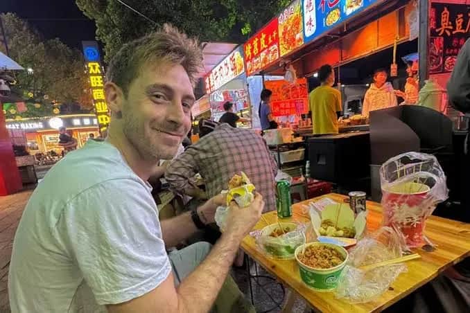 Chengdu Food Exploration Tour: Street Snacks, Hotpot & Yulin Bar Nightlife