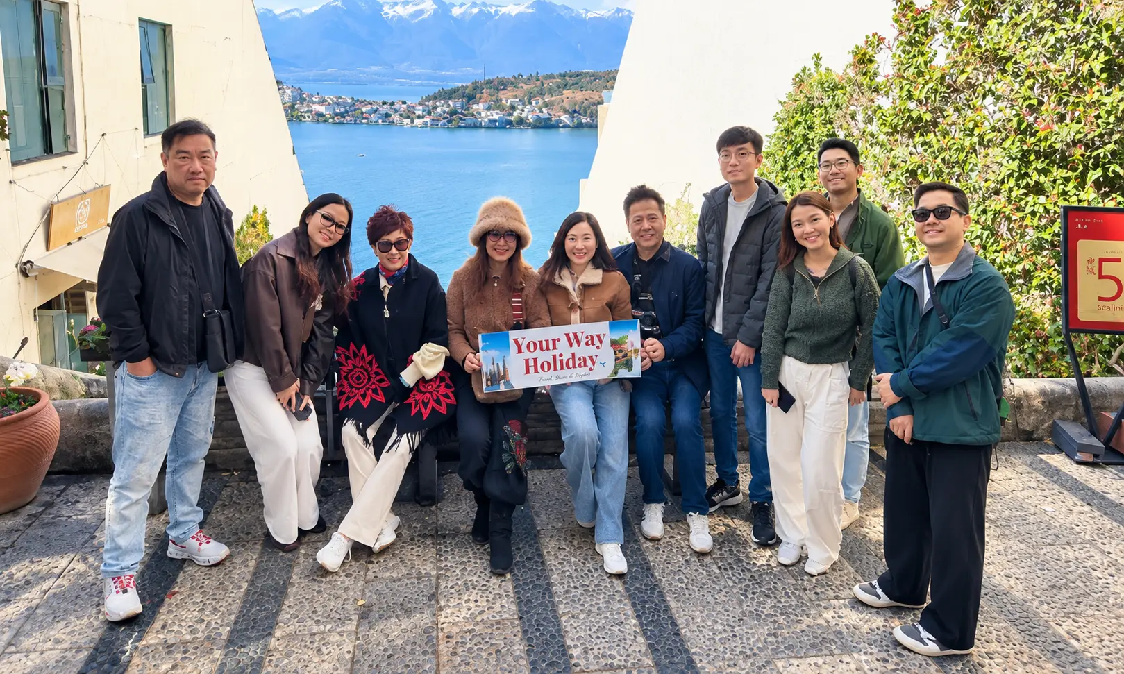 yunnan tourists two